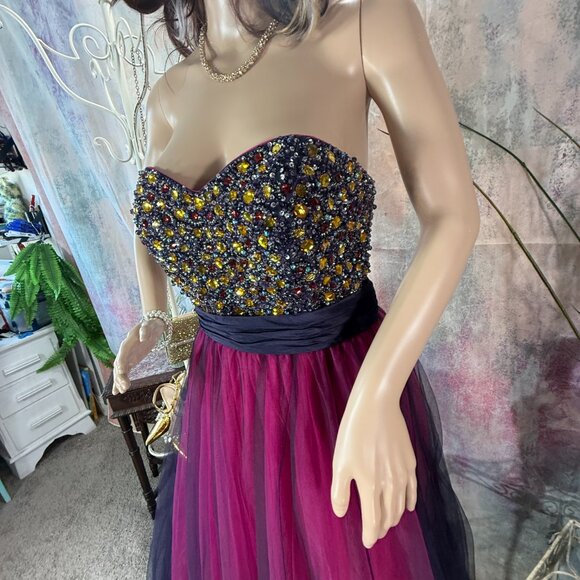 📌Maggie Sottero Flirt Richly Beaded Strapless Tulle Prom -Ball  - Formal Gown - Picture 5 of 16